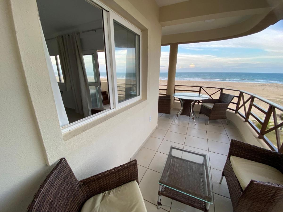 Beachfront Apt & Jacuzzi Taíba Esterno foto